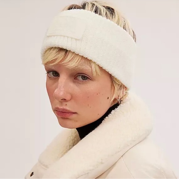 Coach Accessories Coach New In Original Packaging Cable Knit Winter